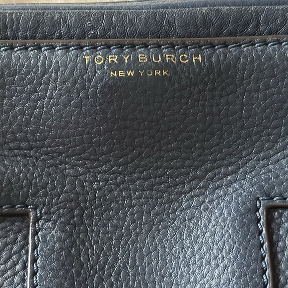 Used Tory Burch Block T Crossbody in Navy - Picture 3 of 17